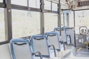 バスの運賃箱と座席